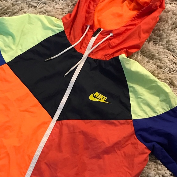Colourful Nike windbreaker - Picture 3 of 3
